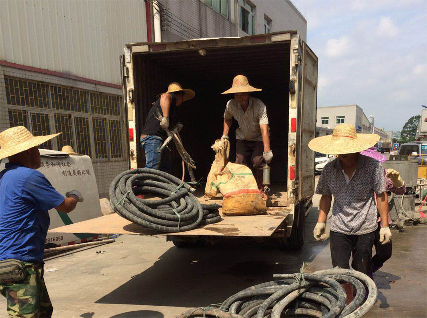 成华一部件厂房地基出现下沉注浆加固